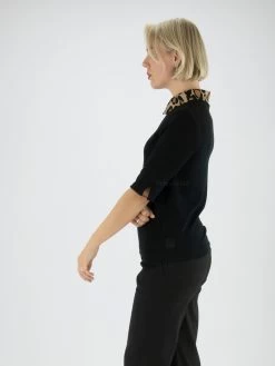 Marc Cain VS 53.02 J55 Shirts Uni KM Zwart -Boutique mode-kledingwinkel 131000437 3