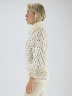 Marc Cain VC 14.03 M47 Cape Roomwit -Boutique mode-kledingwinkel 142000026 3