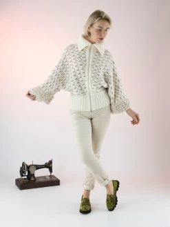 Marc Cain VC 14.03 M47 Cape Roomwit -Boutique mode-kledingwinkel 142000026 6